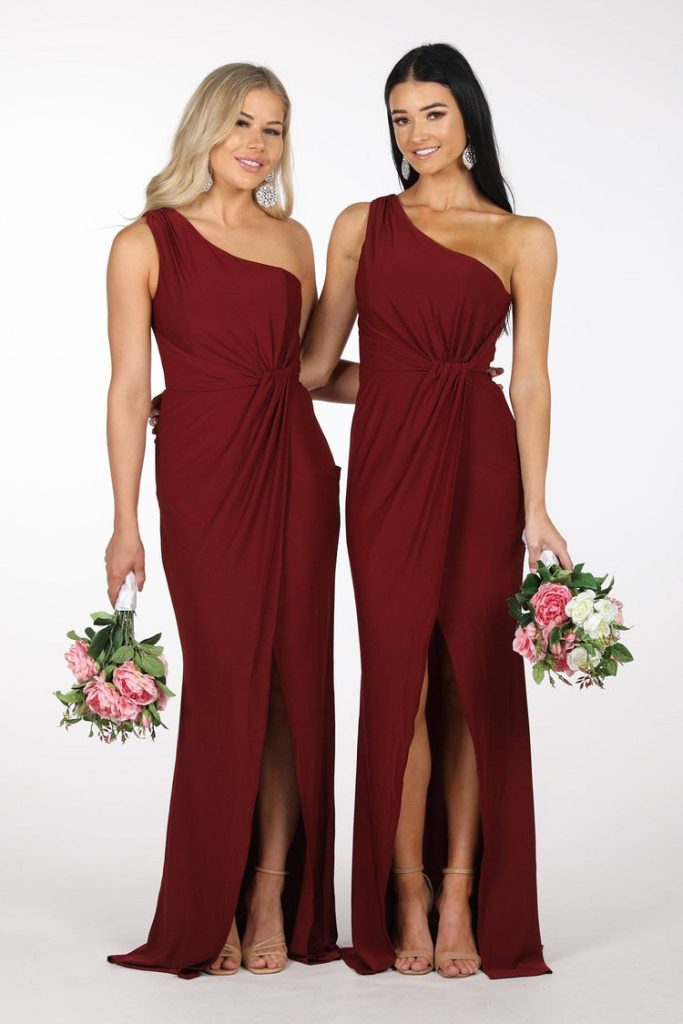 Timeless Elegance for Your Special Day in Elegant Sleeve Styles