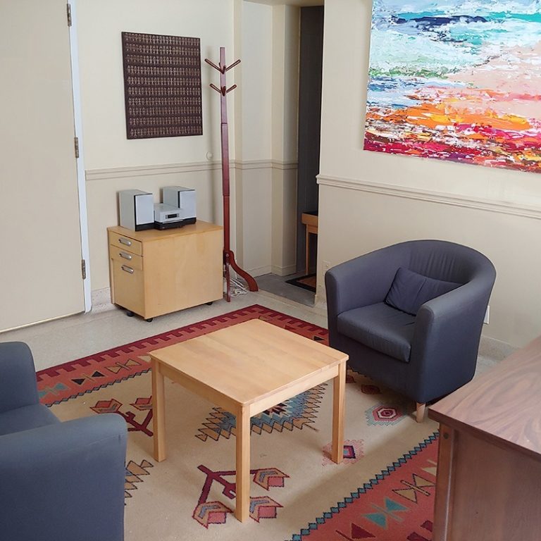 Artful Healing: Trauma-Informed Therapy in Quebec