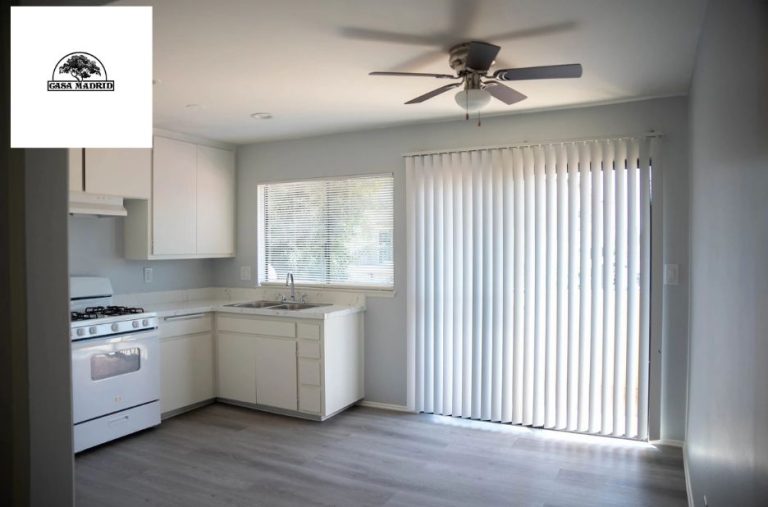 Coastal-Inspired Living: Modern Rentals in a Quiet City Neighborhood