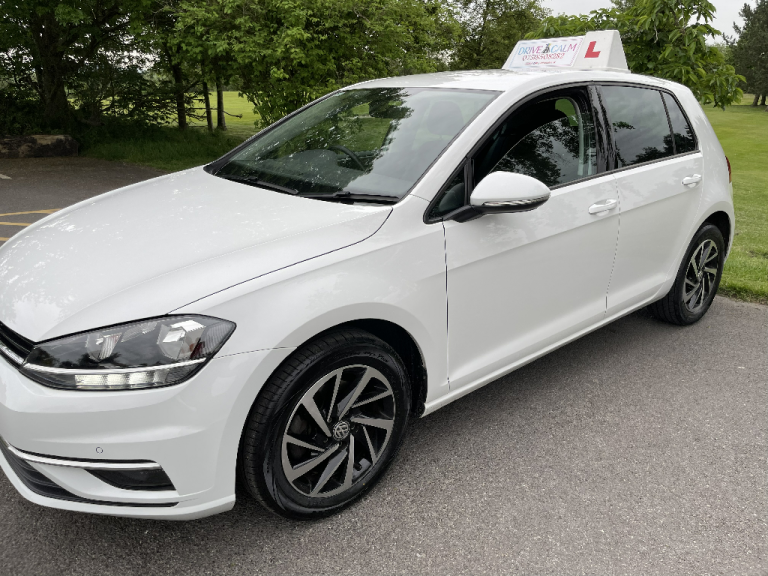 Expert guidance for learner drivers with Cambridge Instructors