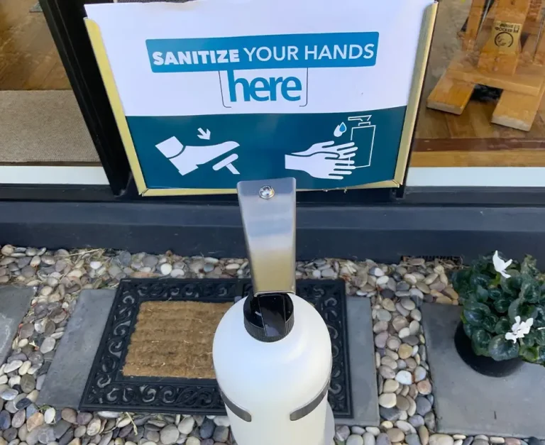 Smart, contactless sanitising solutions for busy spaces Smart, contactless sanitising solutions for busy spaces