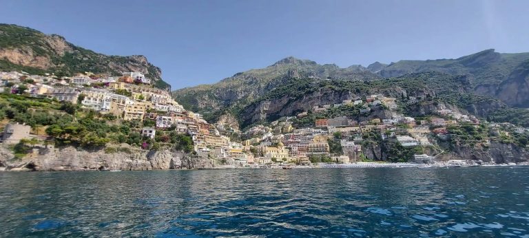 Explore the Amalfi Coast by Boat: A Positano Adventure Explore the Amalfi Coast by Boat: A Positano Adventure