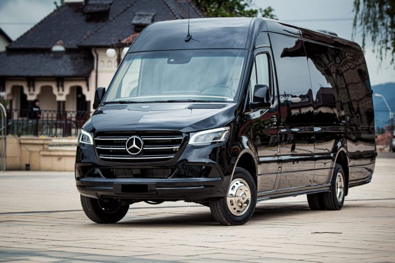 Explore Flexible Coach Hire for Groups in Italy