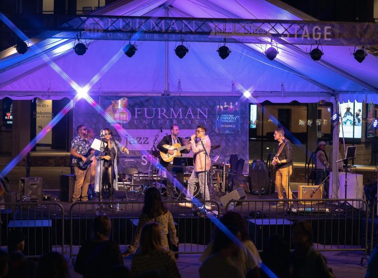 Make Your Event Shine with a Top Private Party Band Make Your Event Shine with a Top Private Party Band