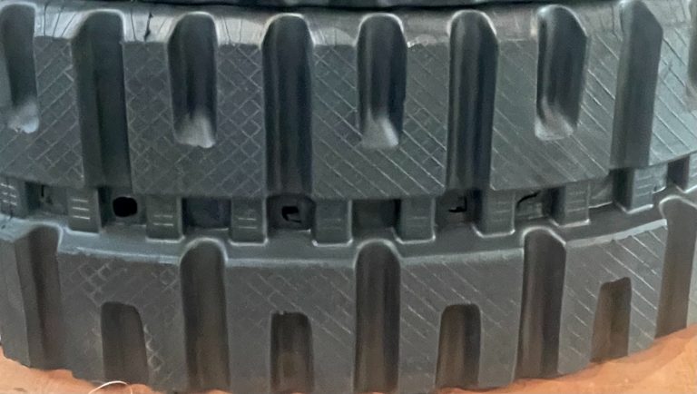 Choosing the Right Tracks for Heavy Machinery: Durable, Reliable Solutions