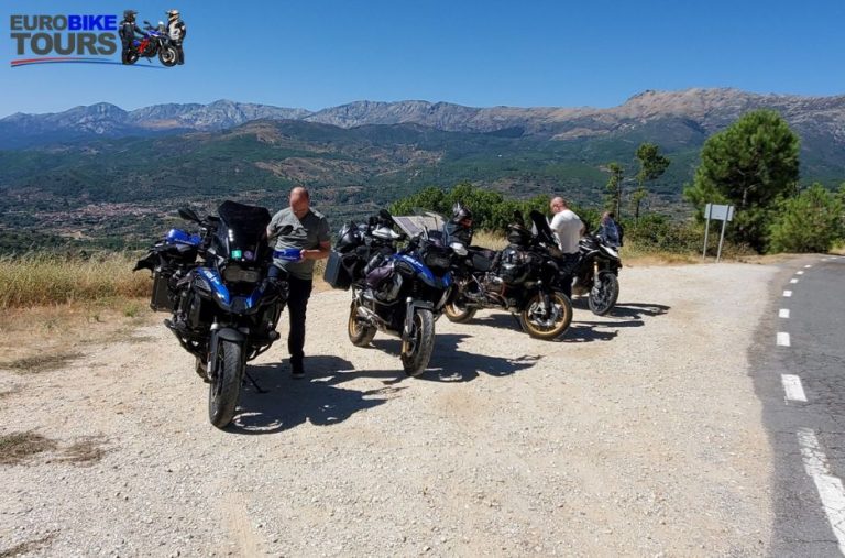 Ride the Alpine Passes: Unforgettable Motorcycle Journeys for Adventurers Ride the Alpine Passes: Unforgettable Motorcycle Journeys for Adventurers