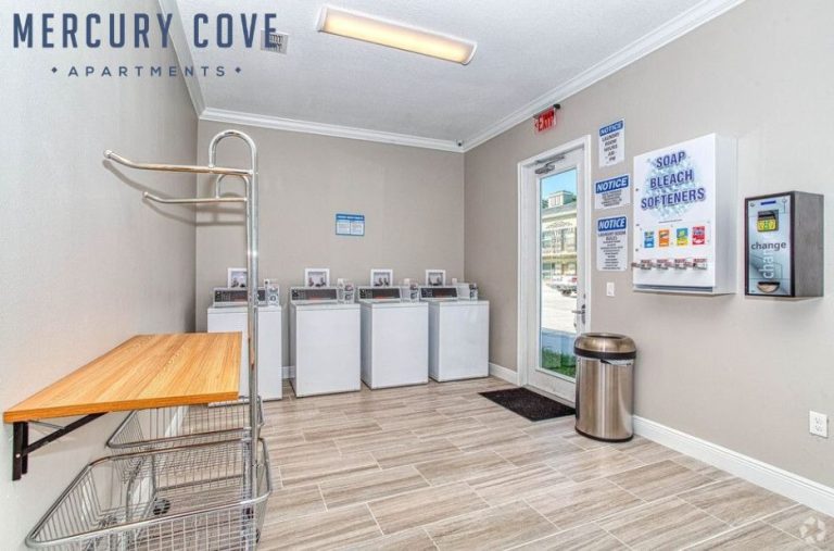 Coastal Living near a Hidden Cove: A Seaside Neighborhood Guide