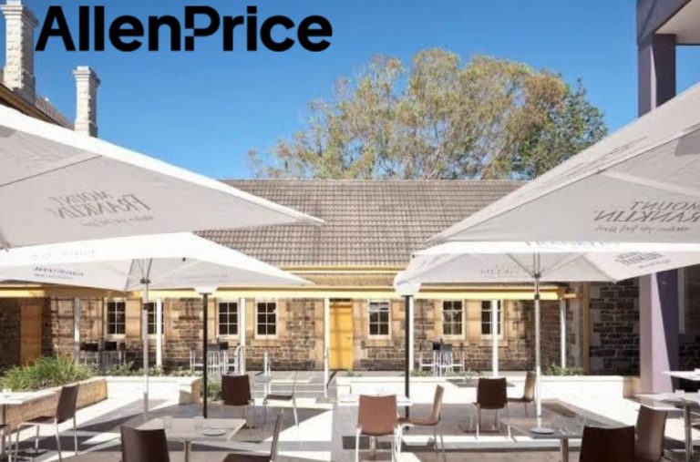 Finding a trustworthy planning expert nearby