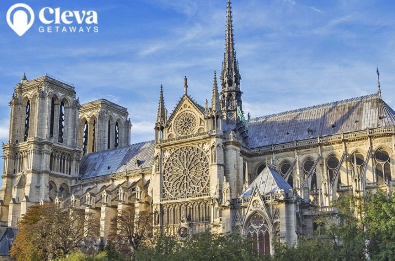 Explore Notre Dame: Inside and Outside Tour Experience