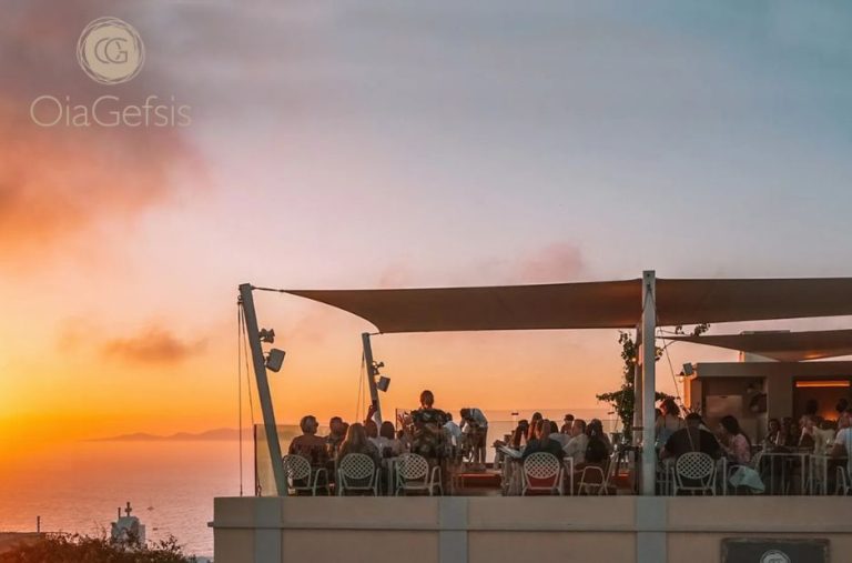 A Quiet Evening at a Famous Oia Sunset Spot