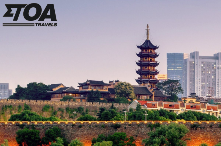 Unforgettable Cairo: Classic Pyramids Experience and Sphinx Moments