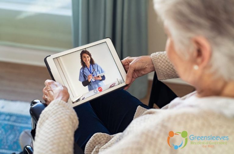 Finding the Right Senior Living Home for Your Loved One