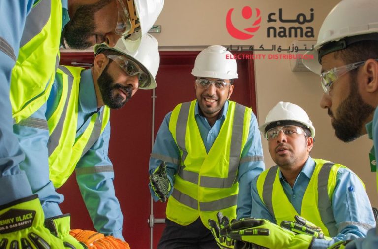 مزايا وخدمات الكهرباء البحرية: تجربة مميزة مع مزون للطاقة