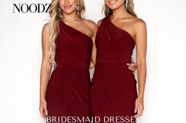 Dazzling Night-Out Look: Glam Mini Dress Essentials