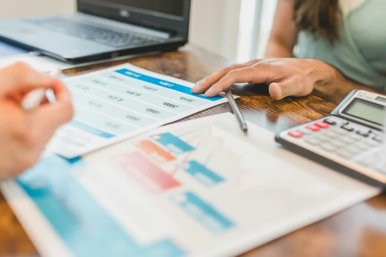 Expert A-Level Economics Tutor in Kingston for Personalized Learning and Exam Success